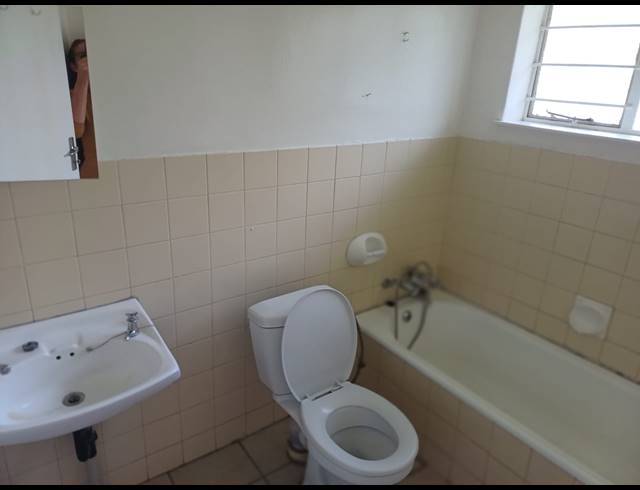 3 bed property to rent in LUIPAARDSVLEI